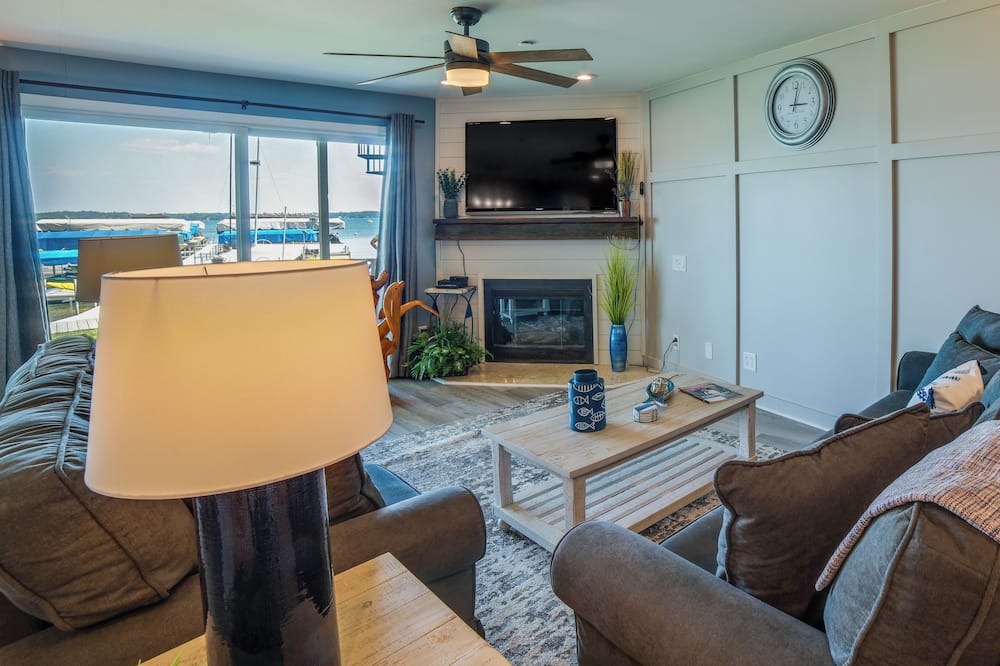 Photo of Bedroom in Culver