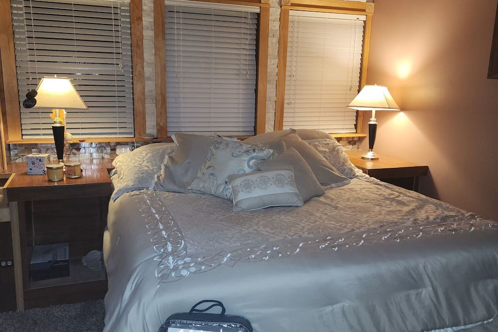 Photo of Bedroom in Niles