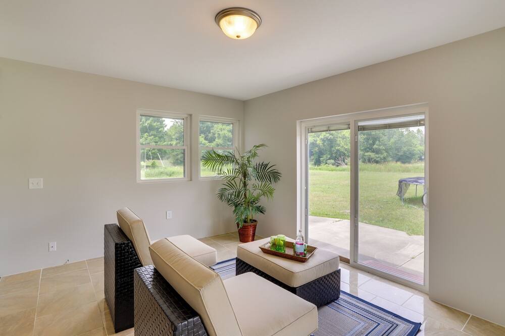 Photo of Livingroom in Lawrence