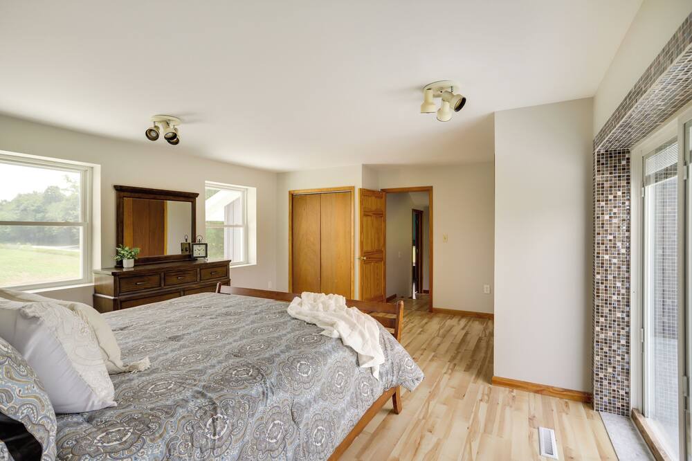 Photo of Bedroom in Lawrence