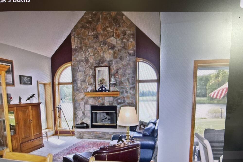 Photo of Bedroom in Canadian Lakes