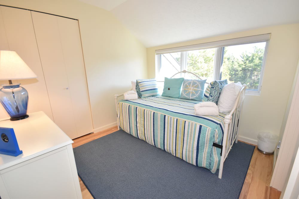 Photo of Bedroom in Glen Arbor
