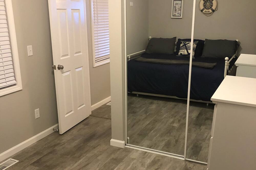 Photo of Bedroom in Simonton Lake