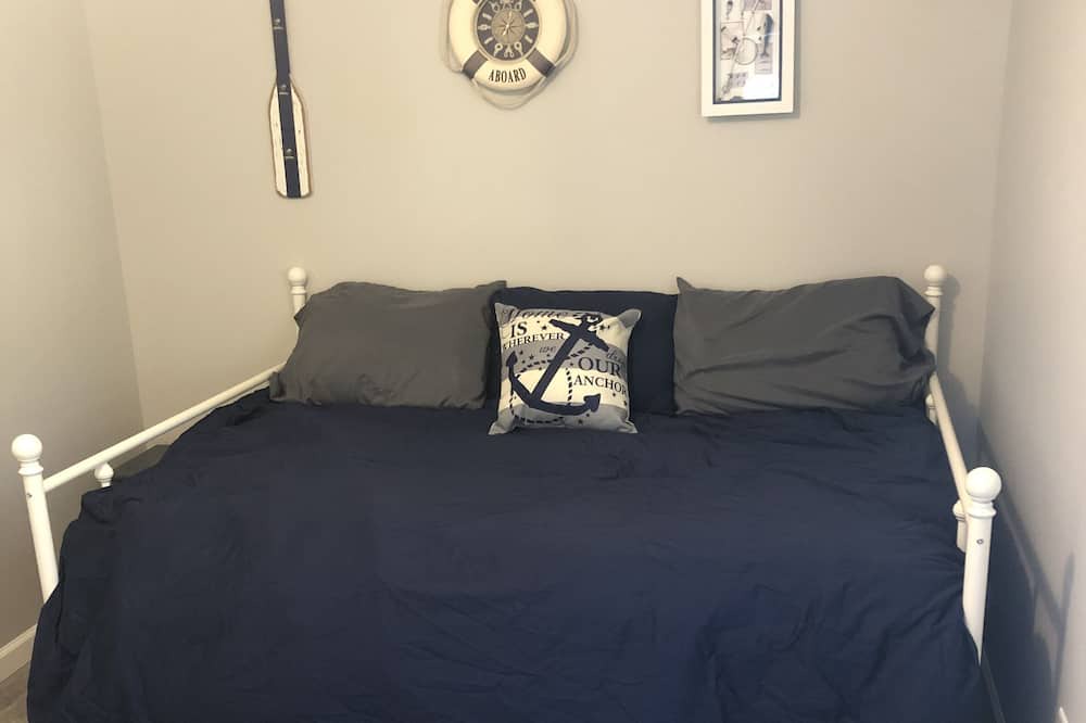 Photo of Bedroom in Simonton Lake