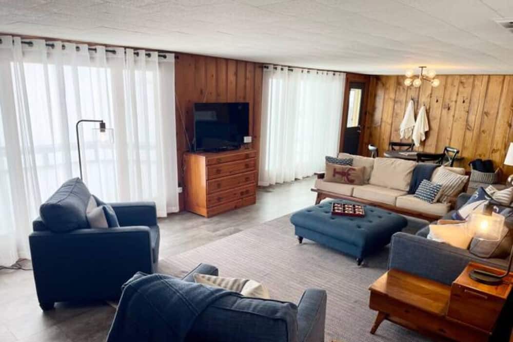 Photo of Livingroom in Edwardsburg