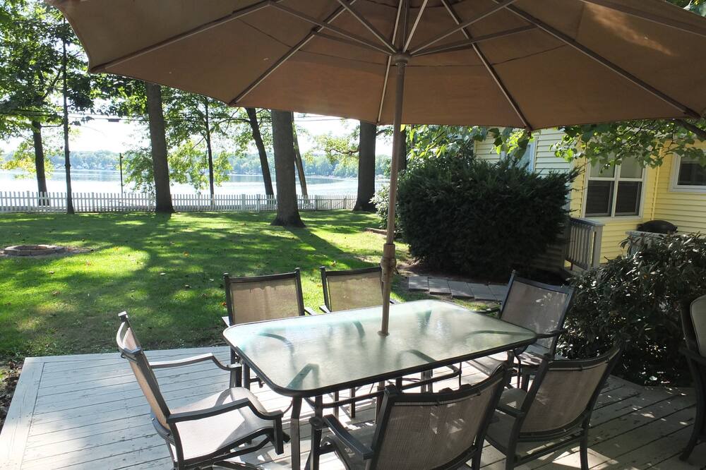 Photo of Patio Balcony in Sister Lakes