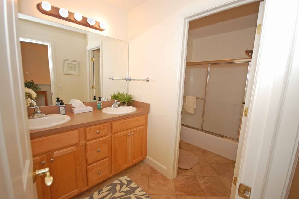 Photo of Bathroom in Glen Arbor
