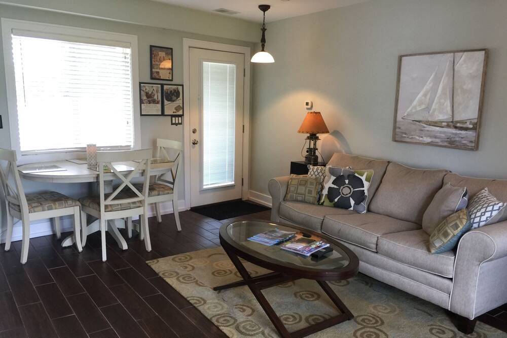 Photo of Livingroom in Douglas