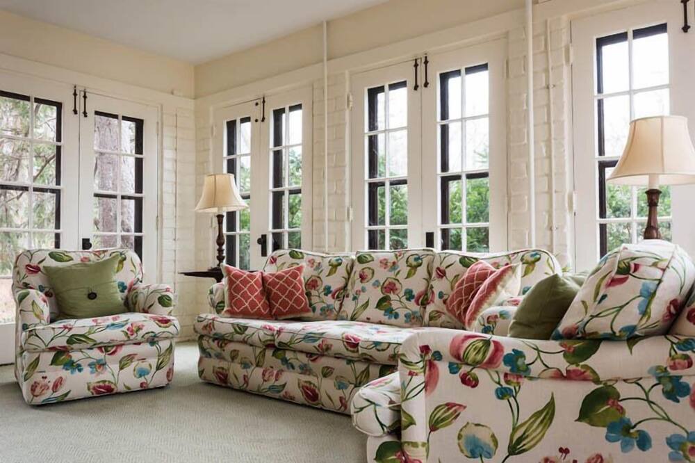 Photo of Bedroom in Lakeside