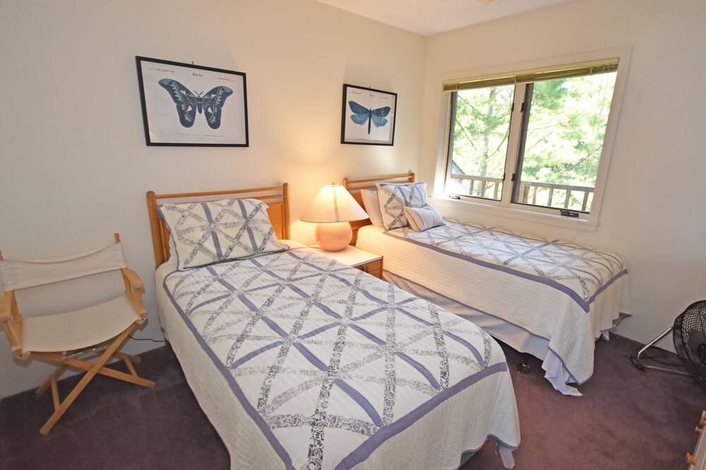 Photo of Bedroom in Glen Arbor