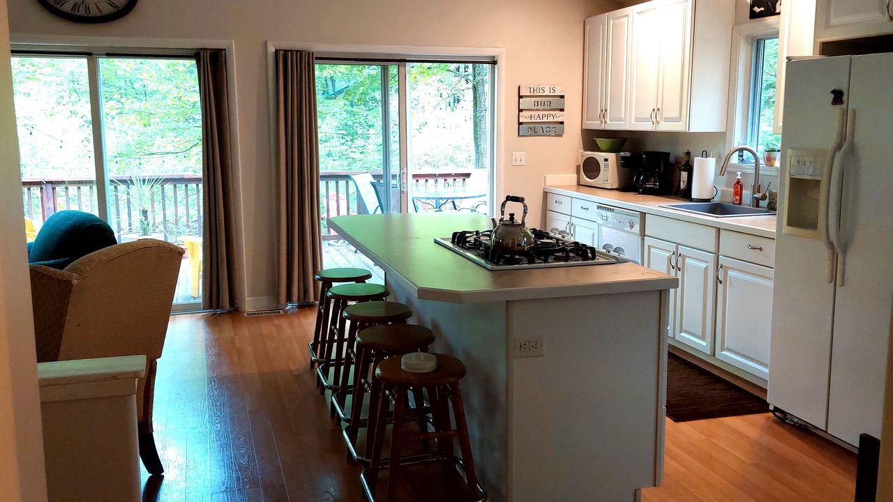 Photo of Kitchen in Lake Arrowhead