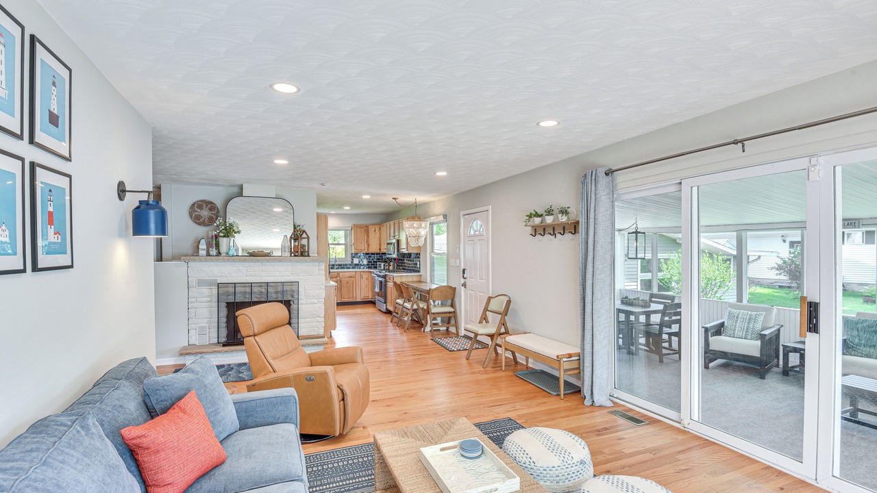 Photo of Livingroom in Paw Paw Lake