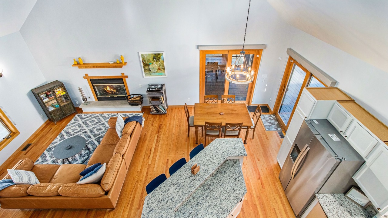 Photo of Livingroom in Grand Beach