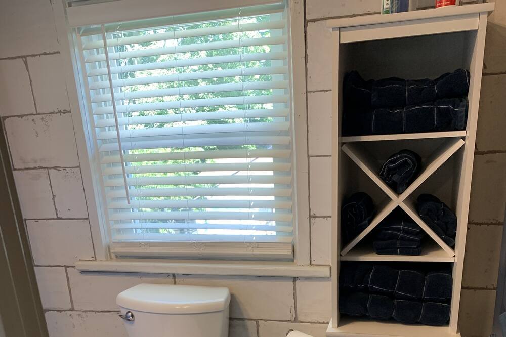Photo of Bathroom in Ionia