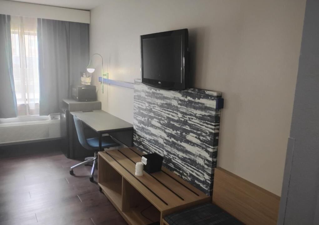 Photo of Bedroom in Battle Creek