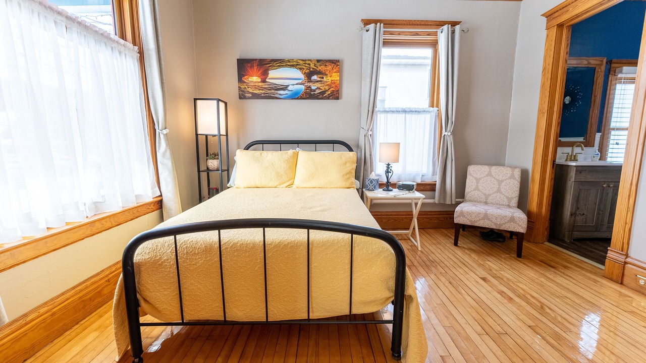 Photo of Bedroom in Munising