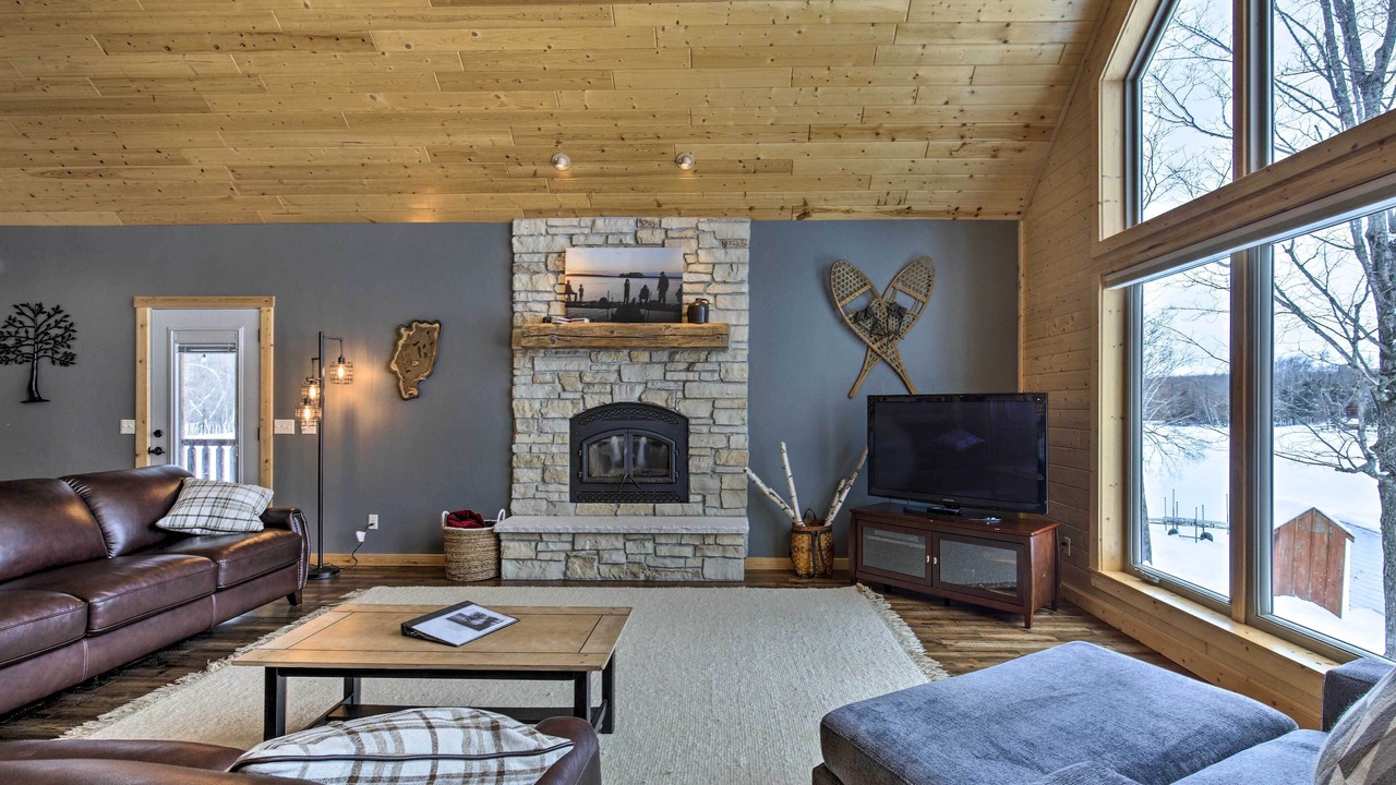 Photo of Bedroom in Iron River