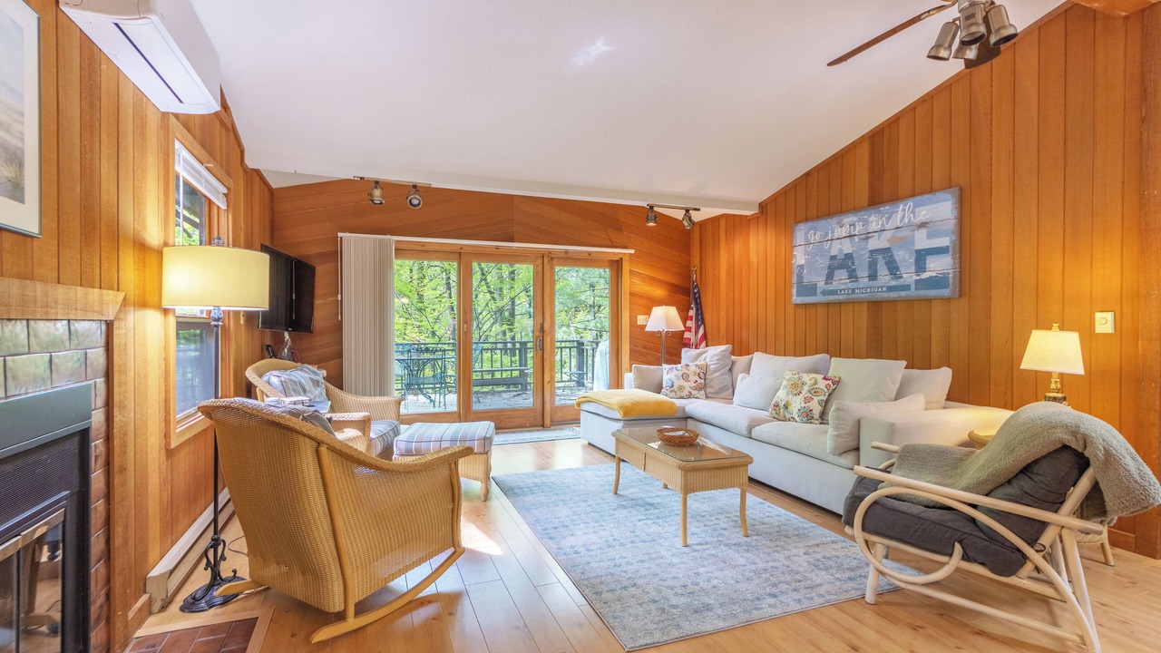 Photo of Livingroom in Covert