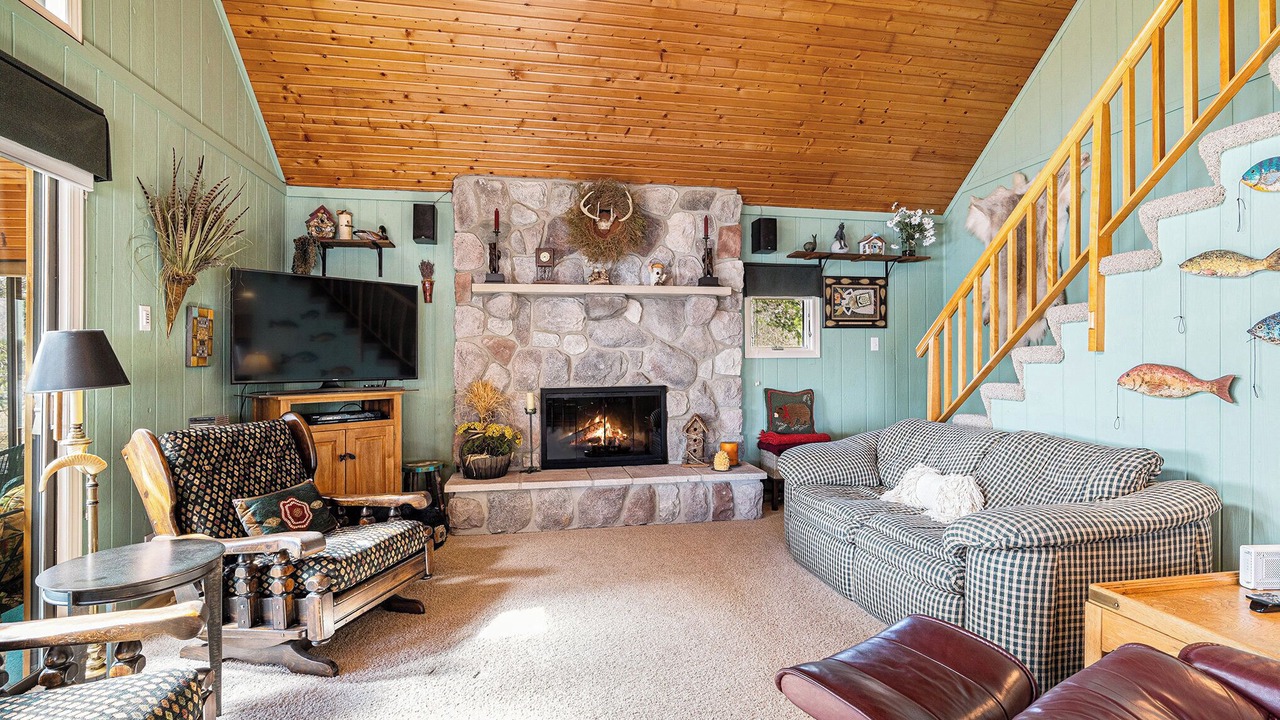 Photo of Livingroom in Canadian Lakes