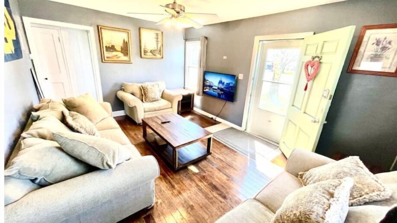 Photo of Livingroom in Northeast South Bend