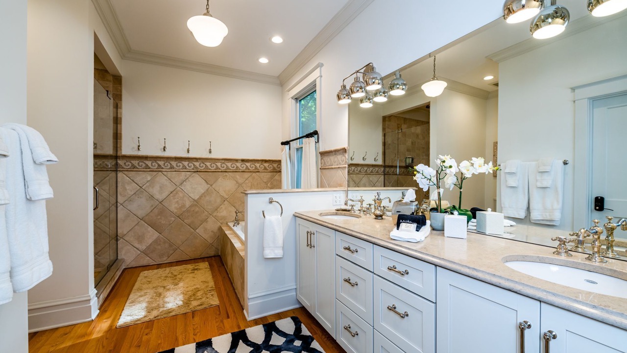 Photo of Bathroom in Union Pier