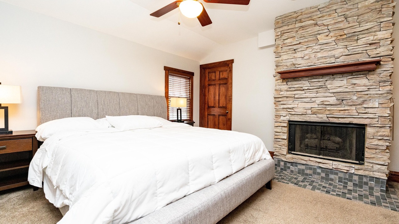 Photo of Bedroom in West Lakeview