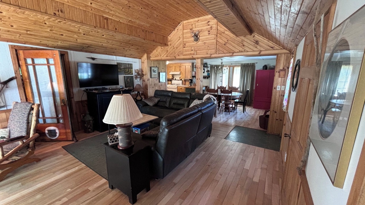 Photo of Livingroom in Manistique