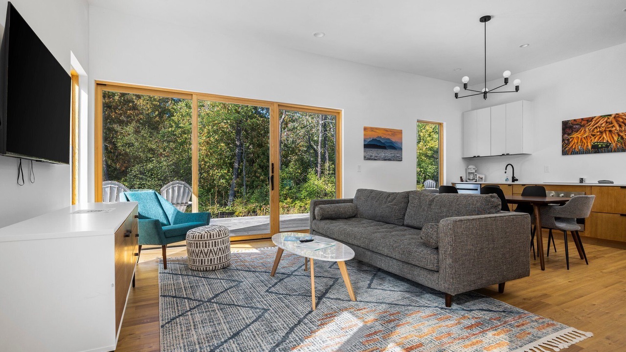 Photo of Bedroom in Acme