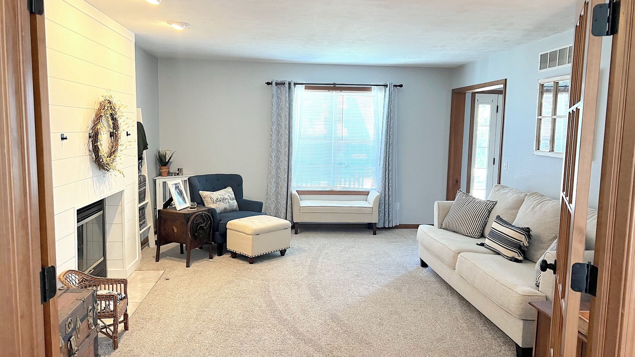 Photo of Livingroom in Saint Marys  Saint Joseph County