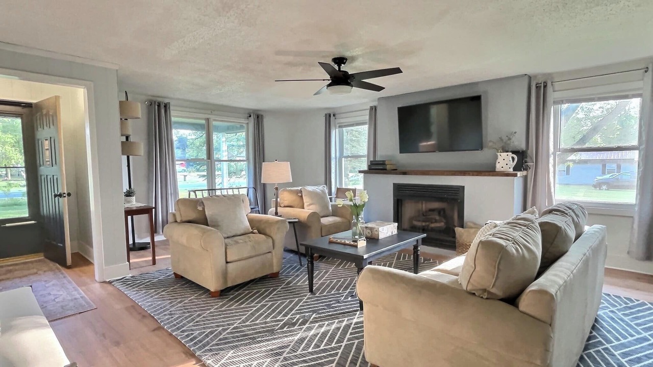 Photo of Livingroom in Sawyer