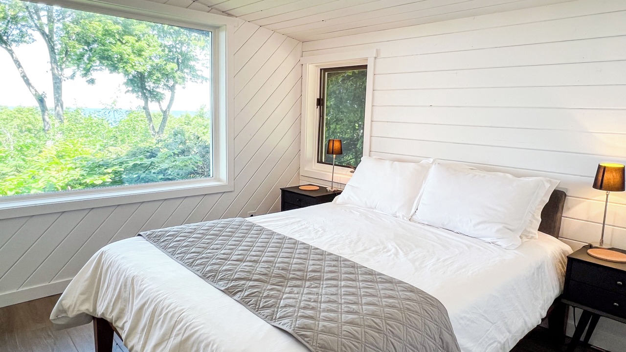 Photo of Bedroom in Harbor Springs