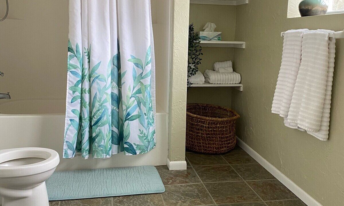 Photo of Bathroom in Glenn Haven Shores