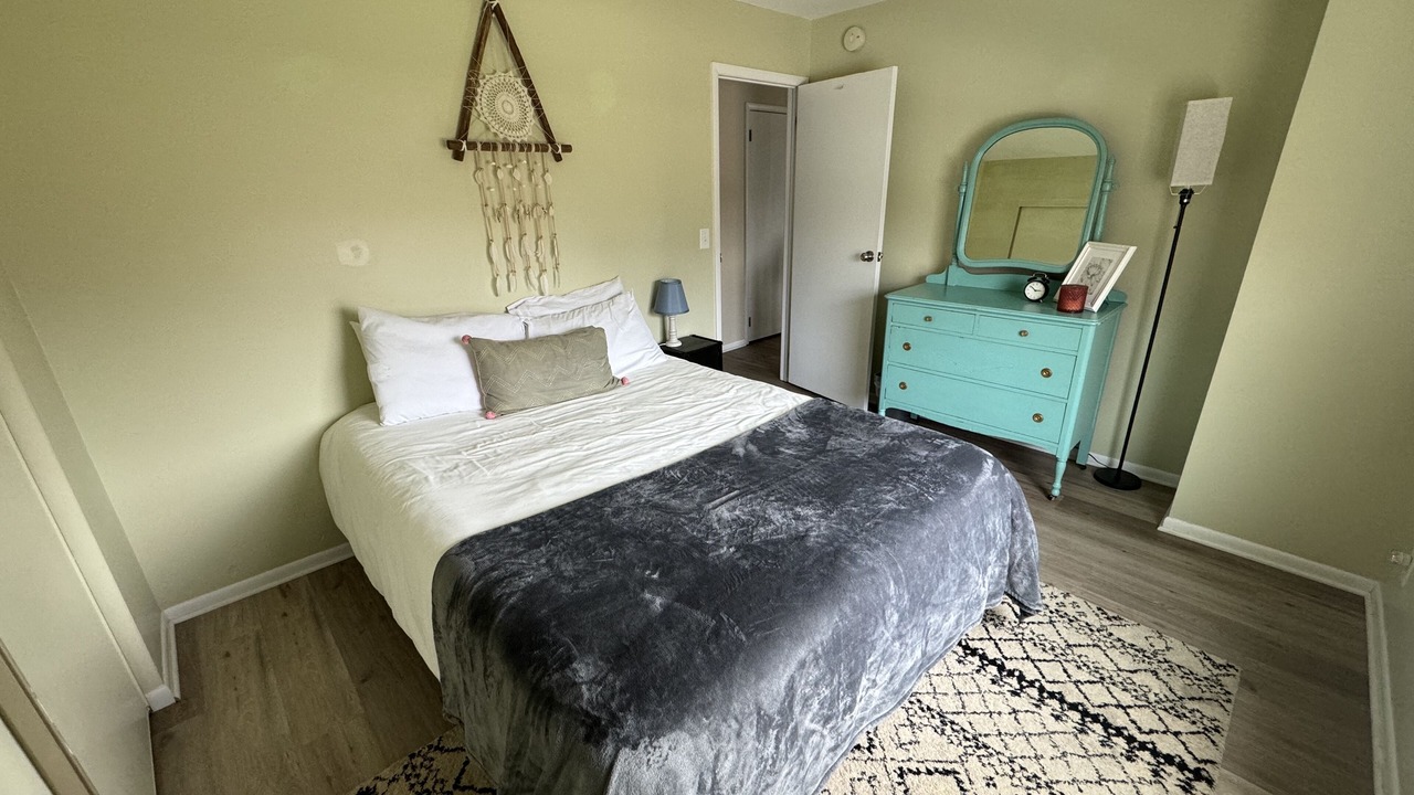Photo of Bedroom in Glenn Haven Shores