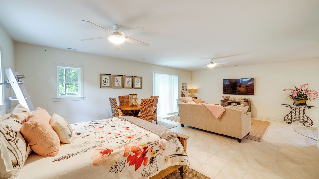 Photo of Bedroom in Miller Beach