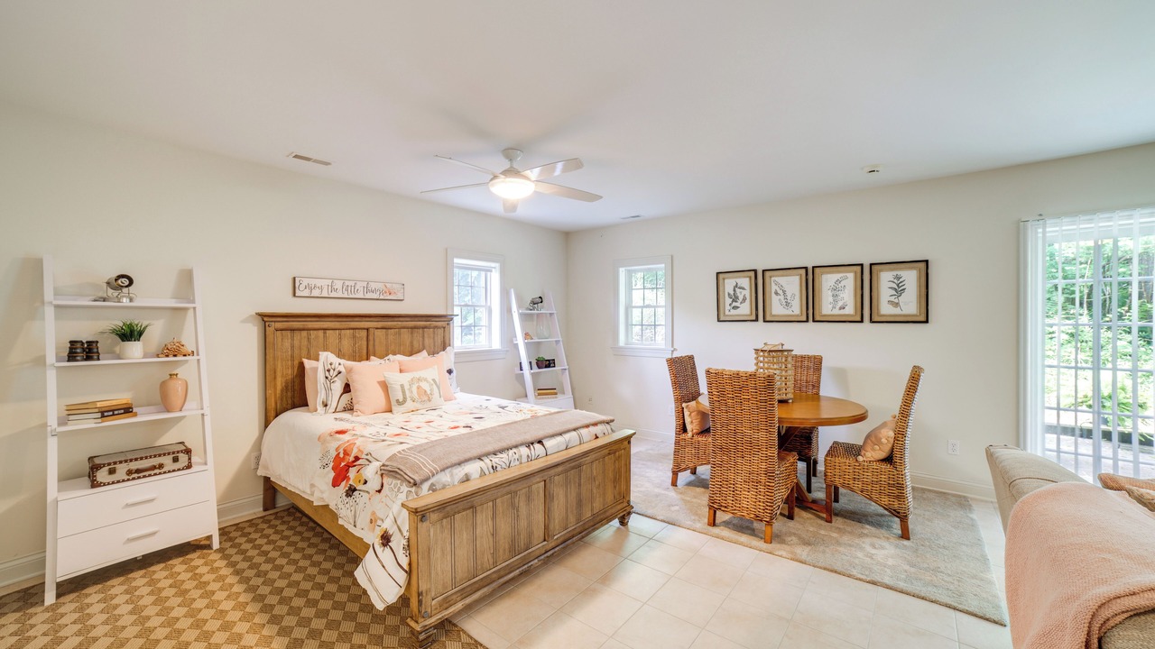 Photo of Bedroom in Miller Beach