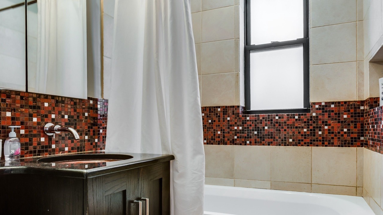 Photo of Bedroom in Logan Square