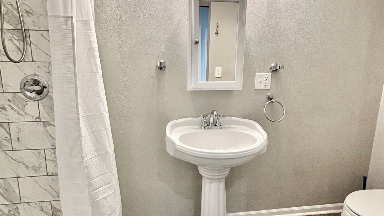 Photo of Bathroom in Niles