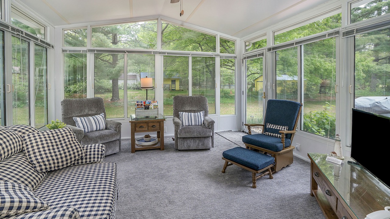 Photo of Livingroom in Shorewood-Tower Hills-Harbert