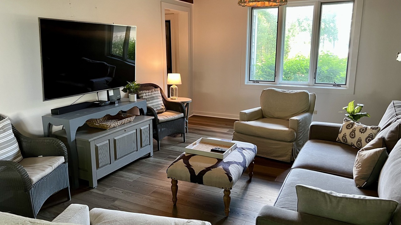 Photo of Livingroom in Delavan Lake