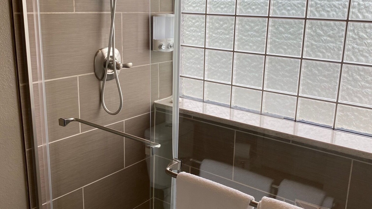 Photo of Bathroom in Lake Hamilton