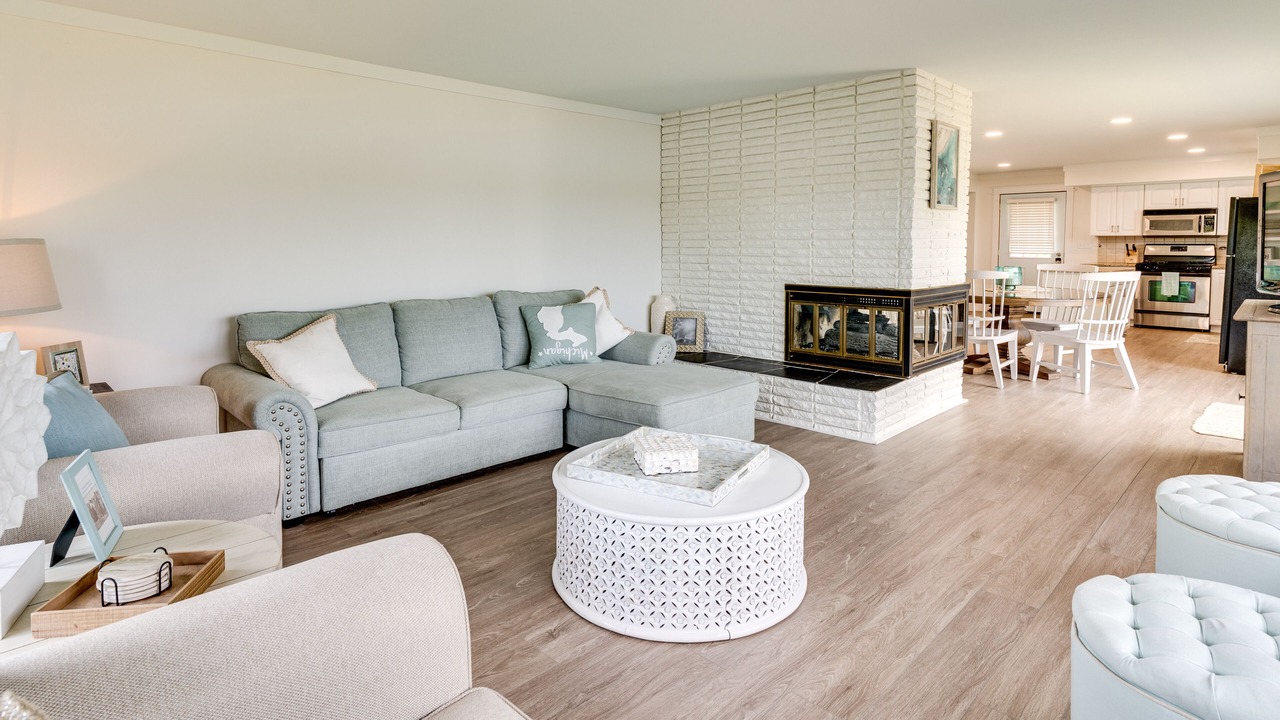 Photo of Livingroom in Lowell