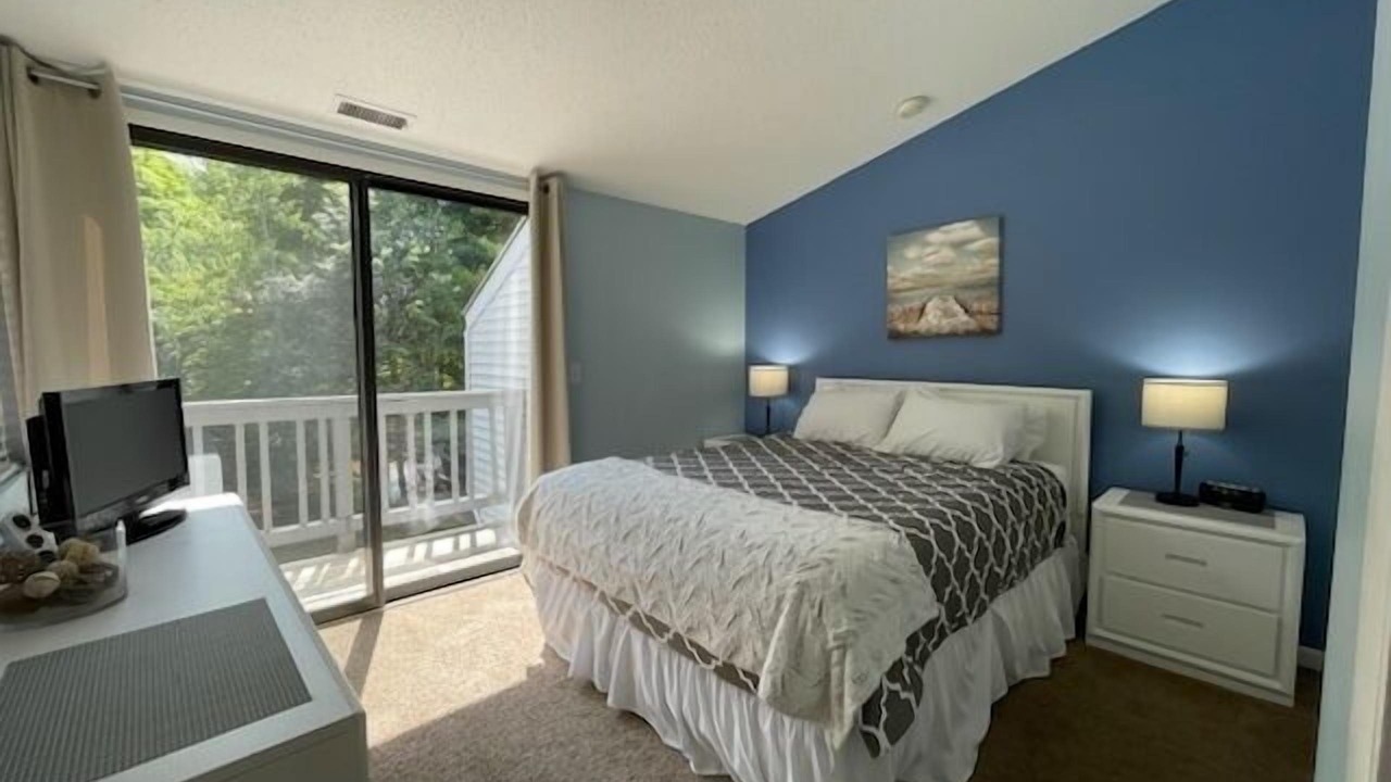 Photo of Bedroom in Acme