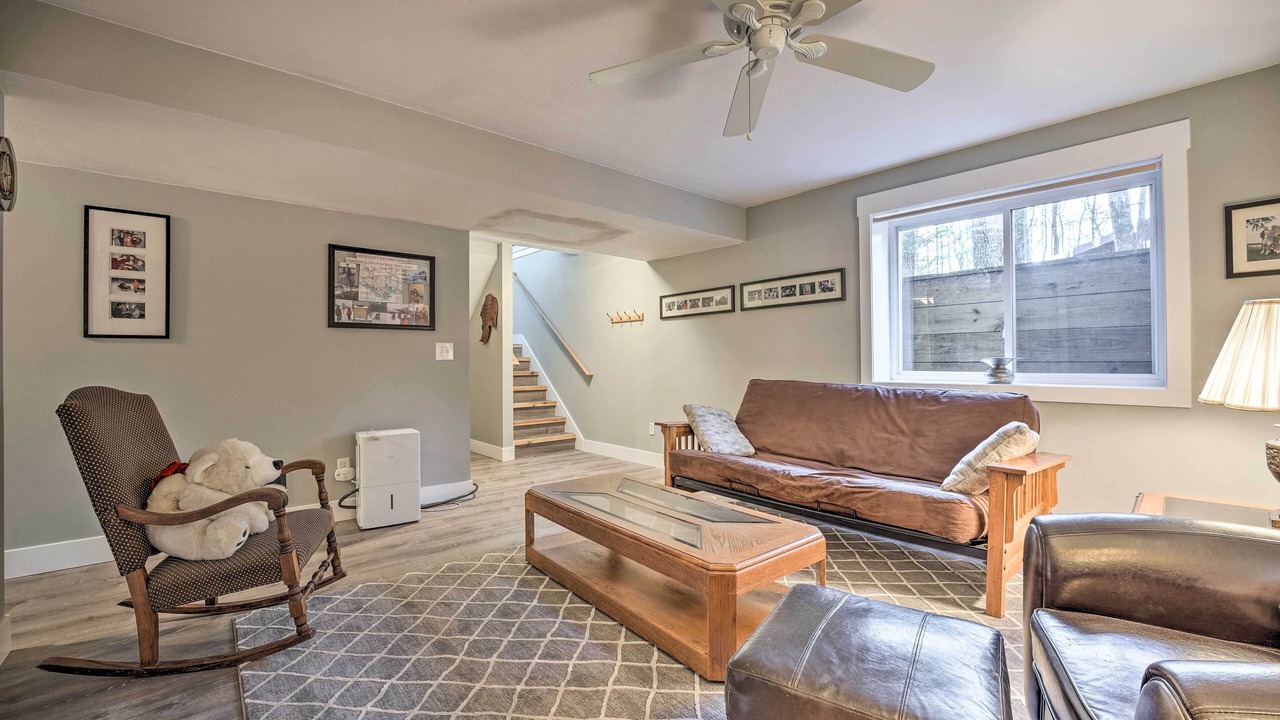 Photo of Livingroom in Montague