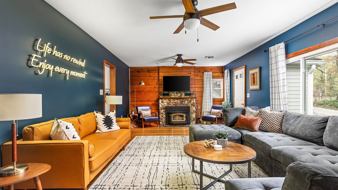 Photo of Livingroom in Covert