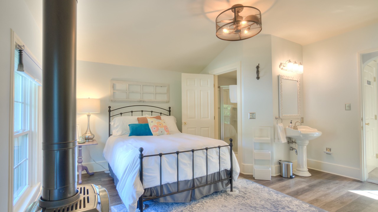 Photo of Bedroom in Marshall