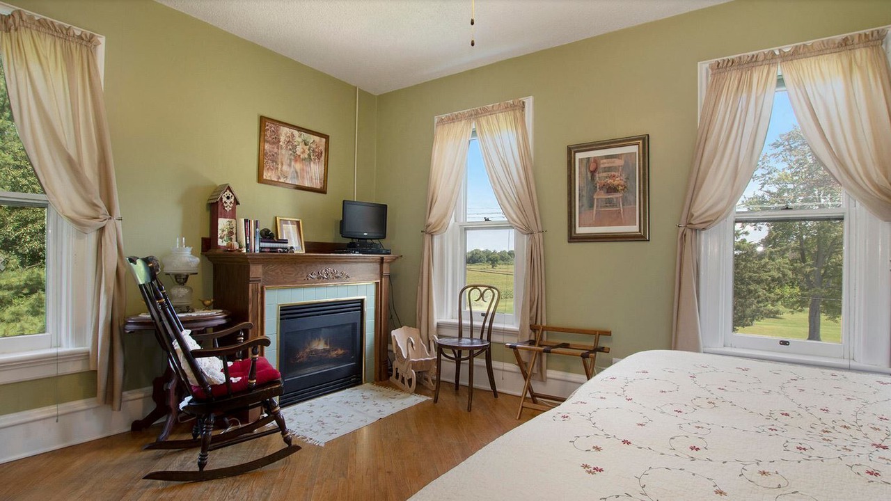 Photo of Bedroom in South Haven