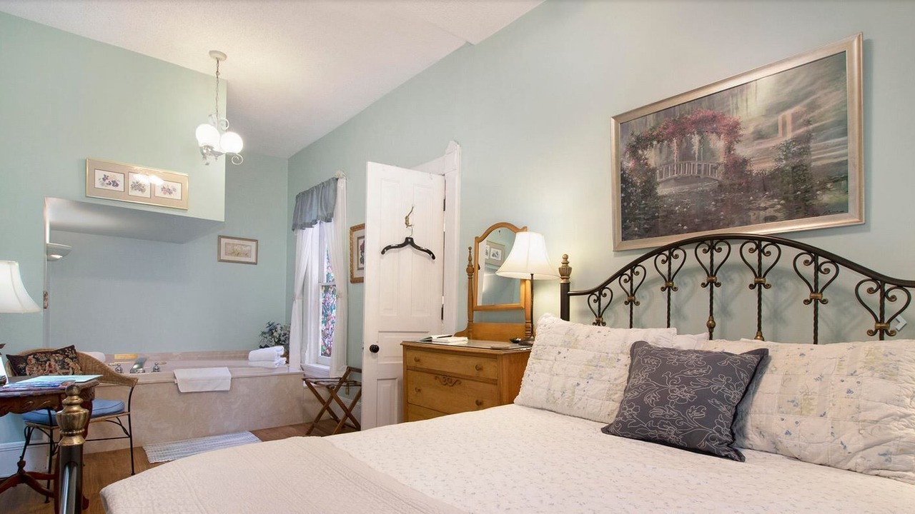 Photo of Bedroom in South Haven