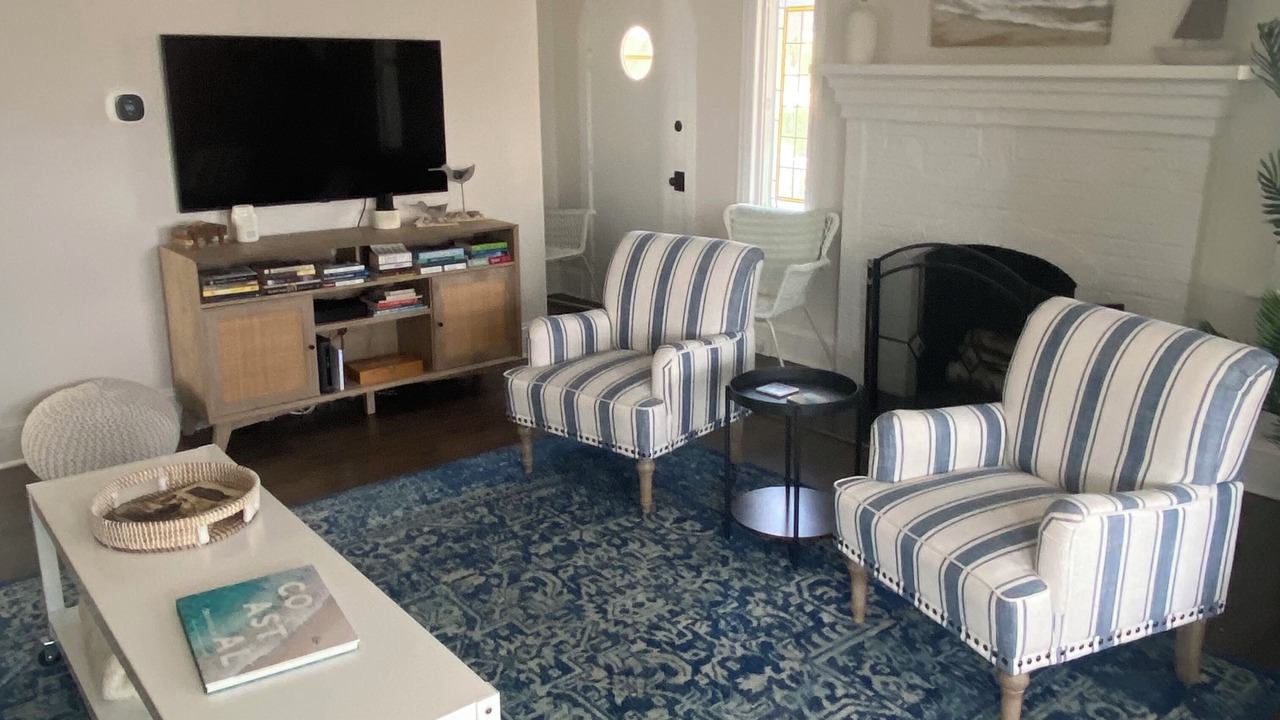 Photo of Livingroom in Michigan City