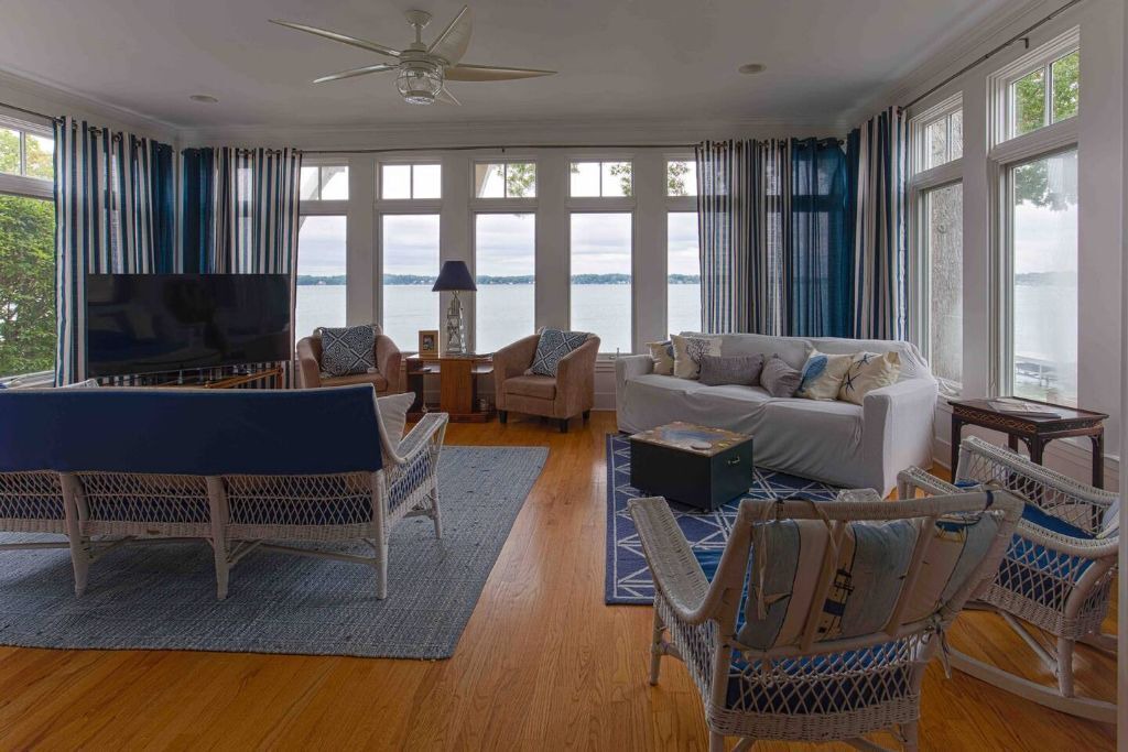 Photo of Livingroom in Culver