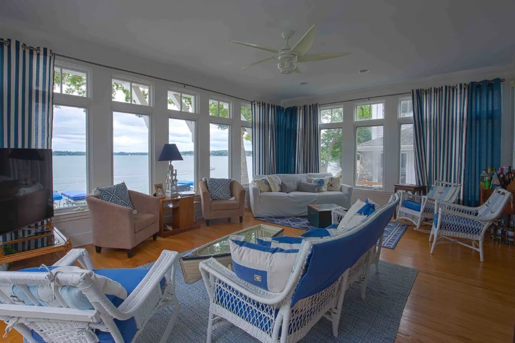 Photo of Livingroom in Culver